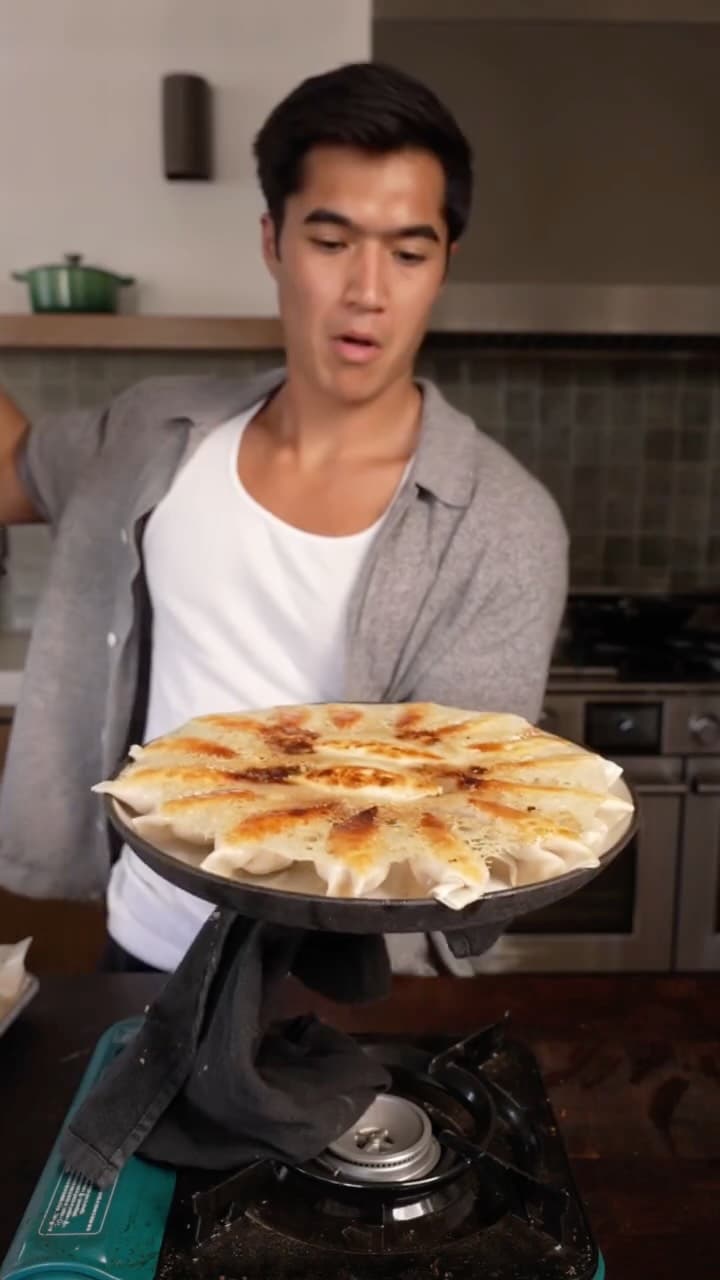Crispy Dumpling Skirt 🥟 

Ingredients (~4 dozen dumplings)
* 1/2 lb Chinese cab