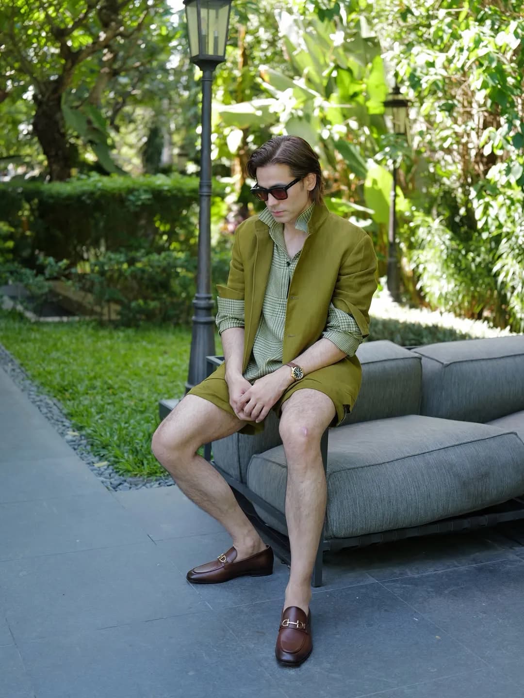 Warm Manila May.🌱
@zegna
@ferragamo
@jacquesmariemage